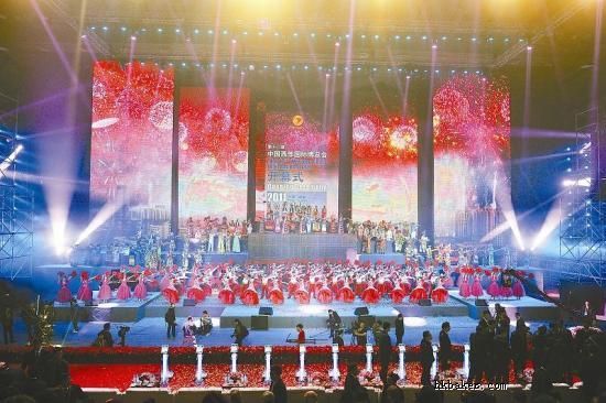 中国西部国际博览会开幕式上五大液晶图